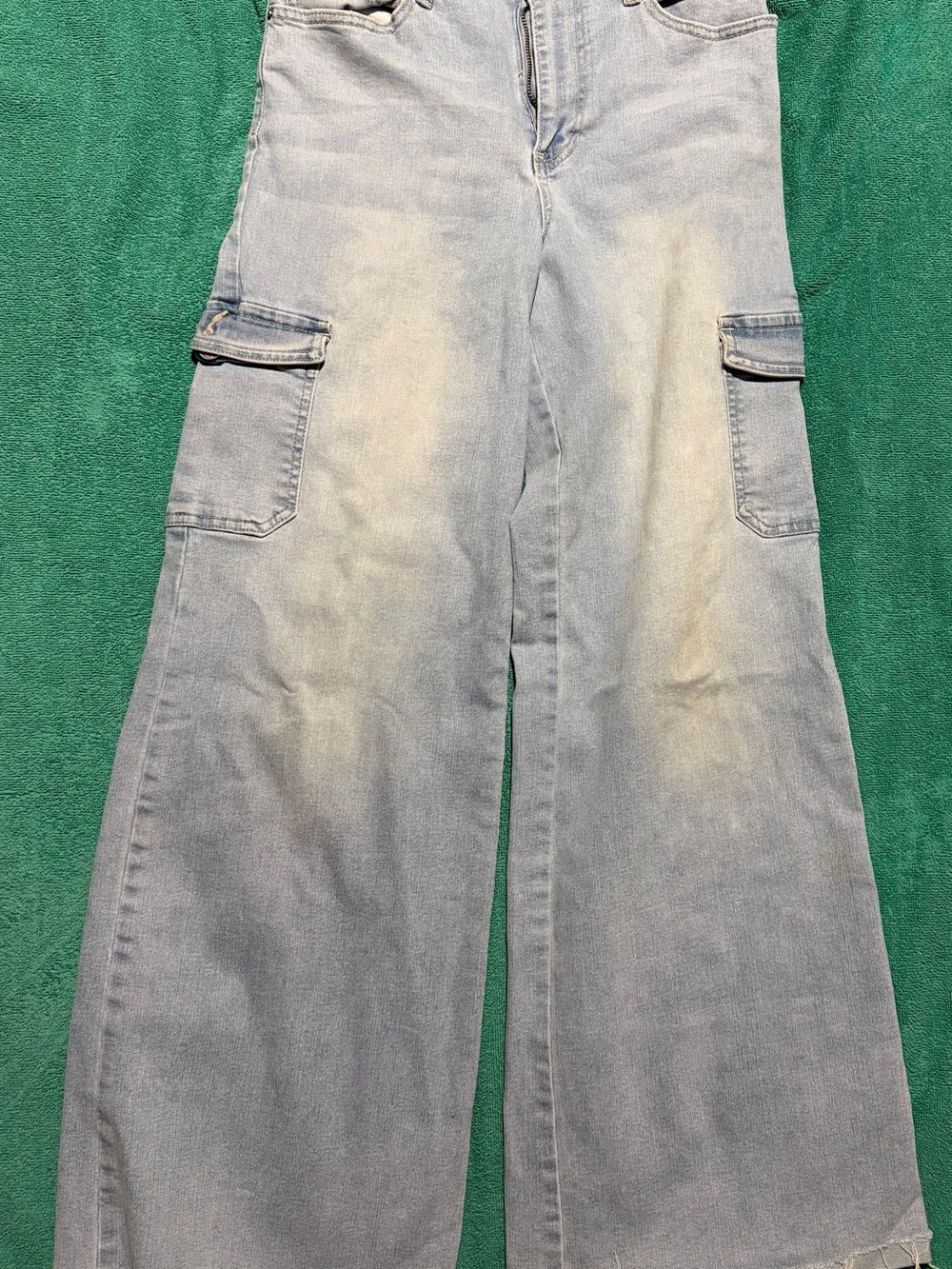 Light Wash Cargo Wide-Leg women’s Jeans